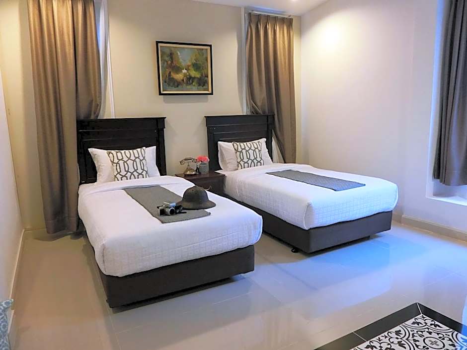 Bloom Boutique Hotel & Cafe