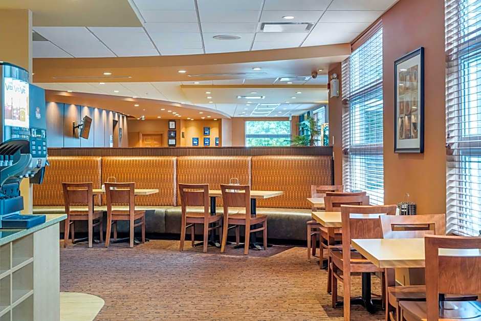 Best Western Plus Bathurst Hotel & Suites