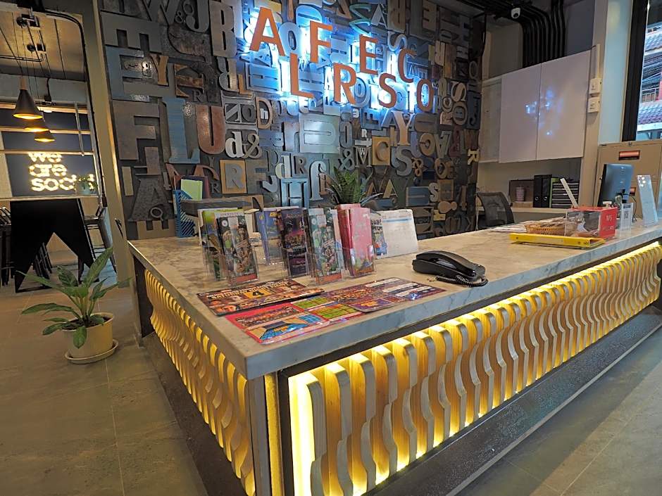 Alfresco Phuket Hotel