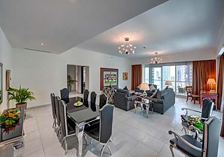 Apartment with Lake View