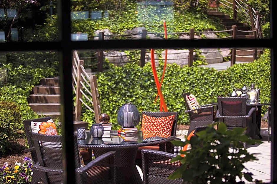 The Baronette Renaissance by Marriott Detroit-Novi Hotel