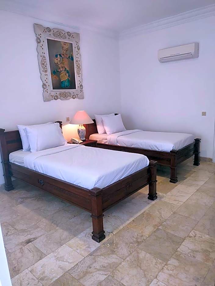Sari Bunga Hotel - Legian, walking distance to Legian Beach