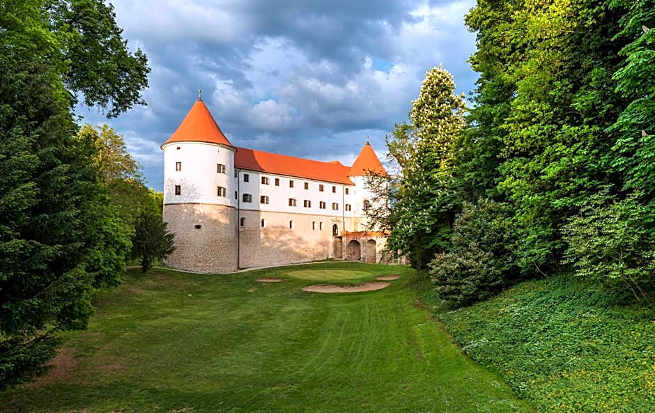Mokrice Castle Estate