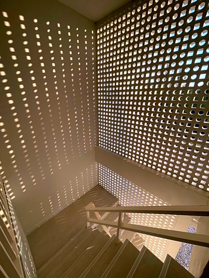 LAKE HOUSE Naka Cave