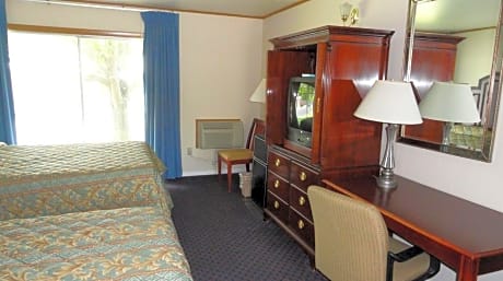 Standard Queen Room with Two Queen Beds - Non-Smoking