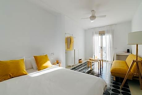 Deluxe Double Room with Balcony and Sea View