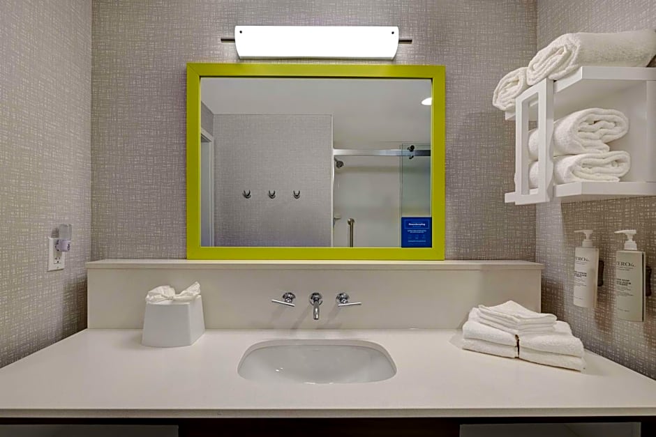 Hampton Inn By Hilton & Suites Marina