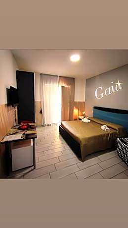 Neapolis center
