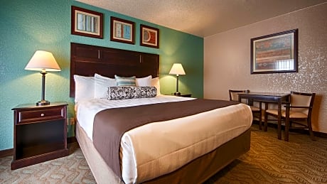 Accessible - 1 King  Mobility Accessible Walk In Shower Non-Smoking Full Breakfast