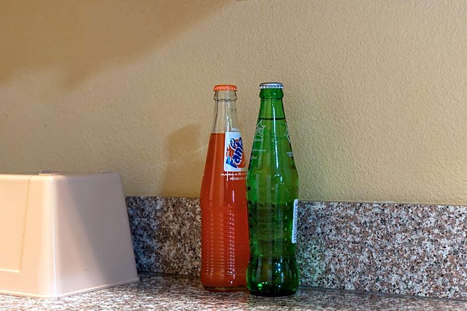 Texas Bungalows Hotel & Hotel Que at Lakeline Austin Cedar Park