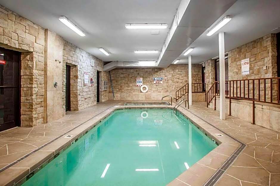 Econo Lodge Truman Inn