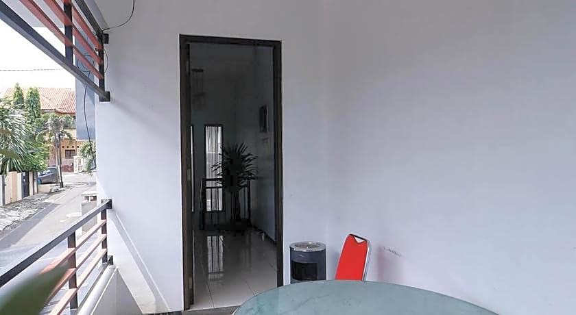 RedDoorz Plus near Undip Tembalang