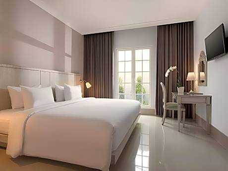 Deluxe Hollywood Room