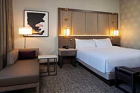 Deluxe King Room - Hearing Access
