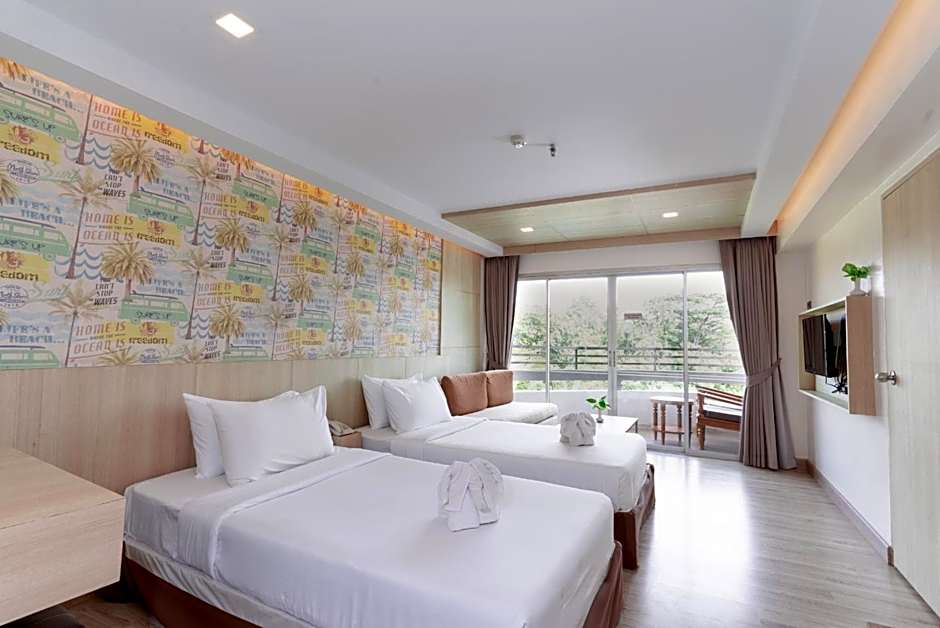 Photo 1 of 6 of Deluxe Ocean 2 Beds