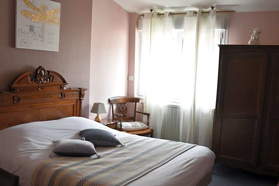 LOGIS Hotel Restaurant Auberge Du Cheval Blanc