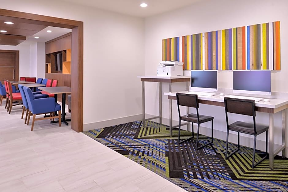 Holiday Inn Express Hotel and Suites Mesquite By IHG