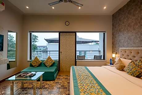 Luxury Room with Balcony