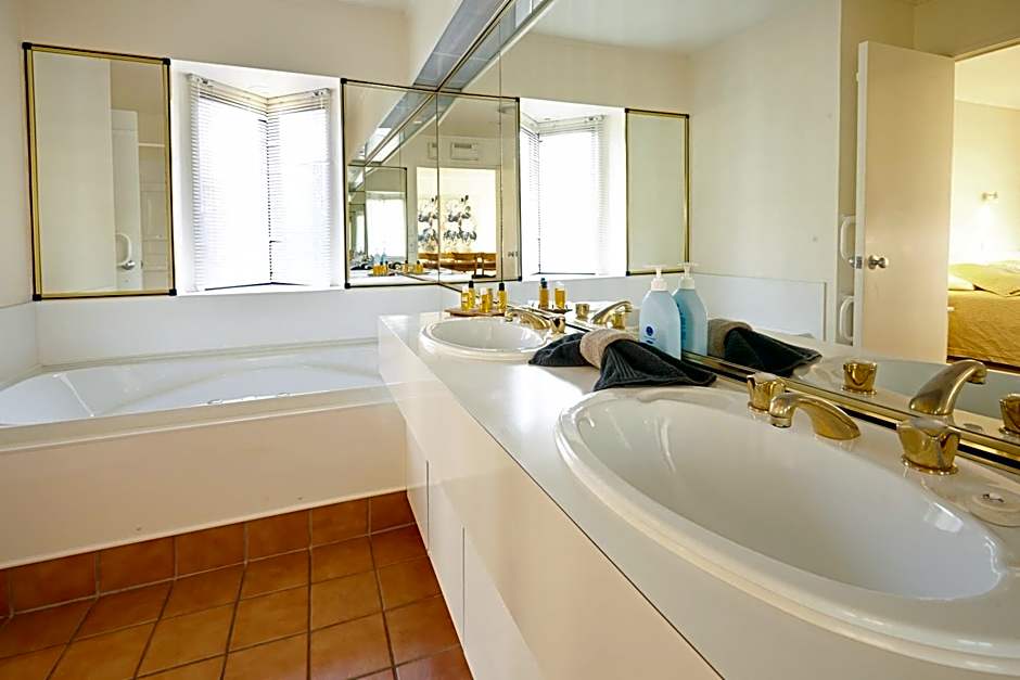 Pioneer Waterfront Apartments