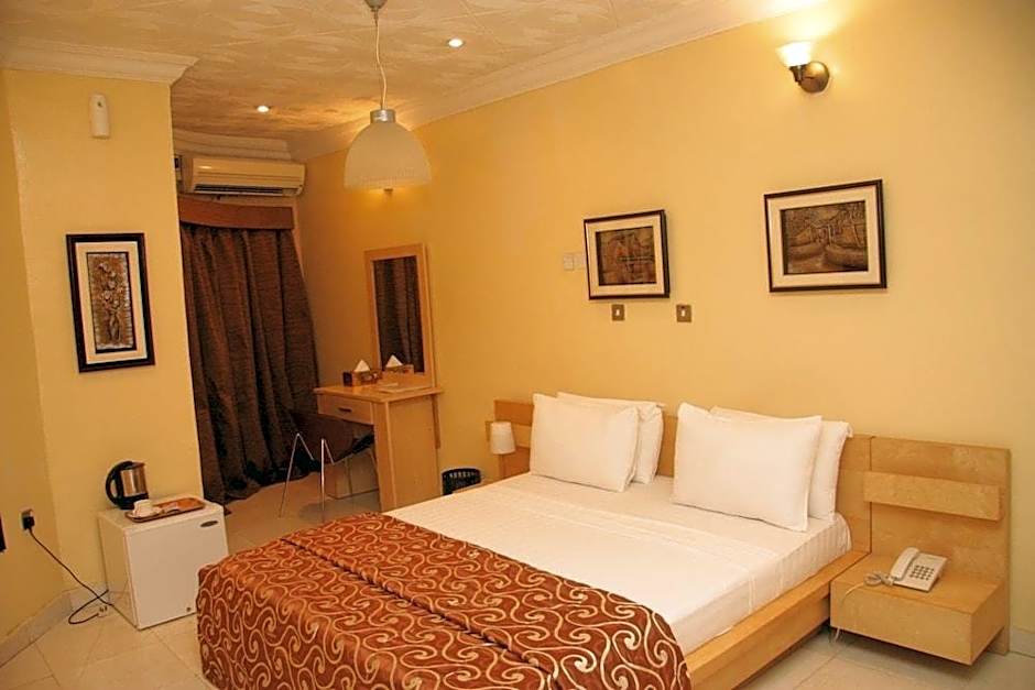 Solitude Hotel