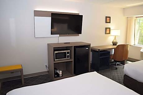 Queen Room with Two Queen Beds - Non-Smoking