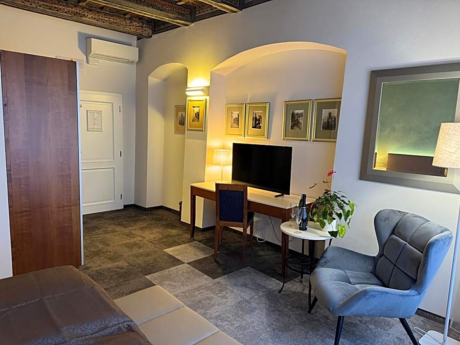 The Golden Wheel Boutique Hotel