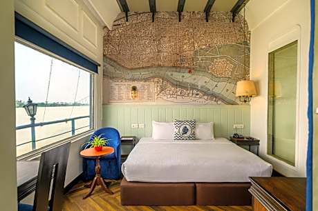 Deluxe King Suite