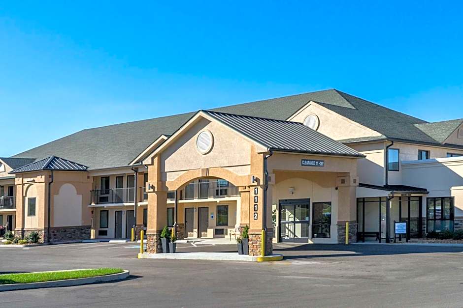 Baymont by Wyndham Clarksville