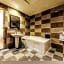 H  Hotel