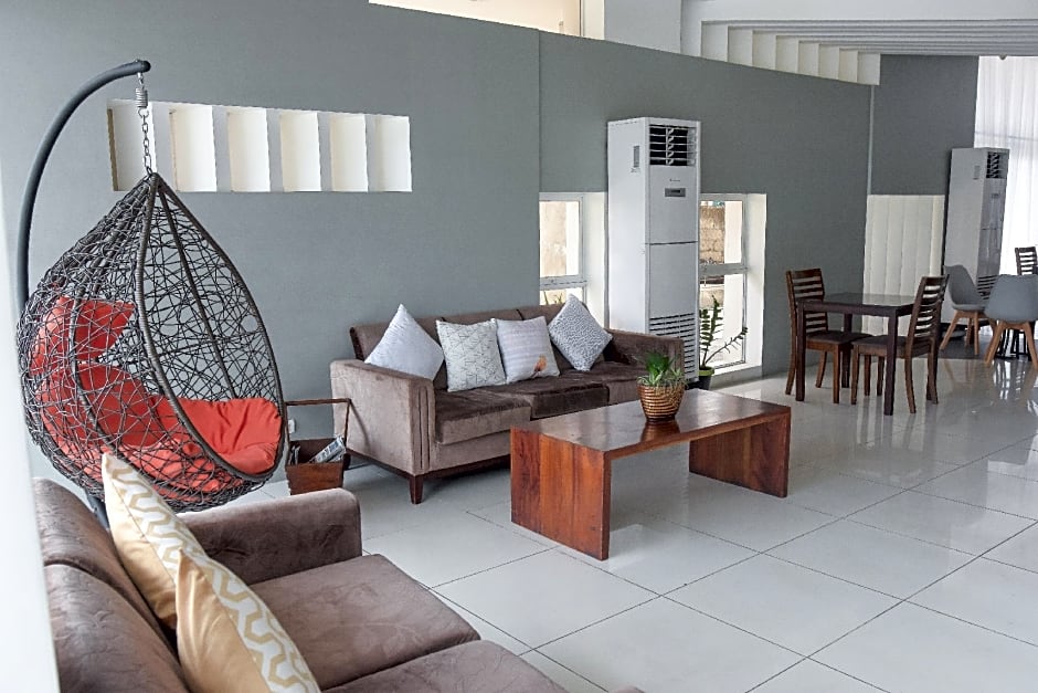 Tiptop Tower Suite Inn