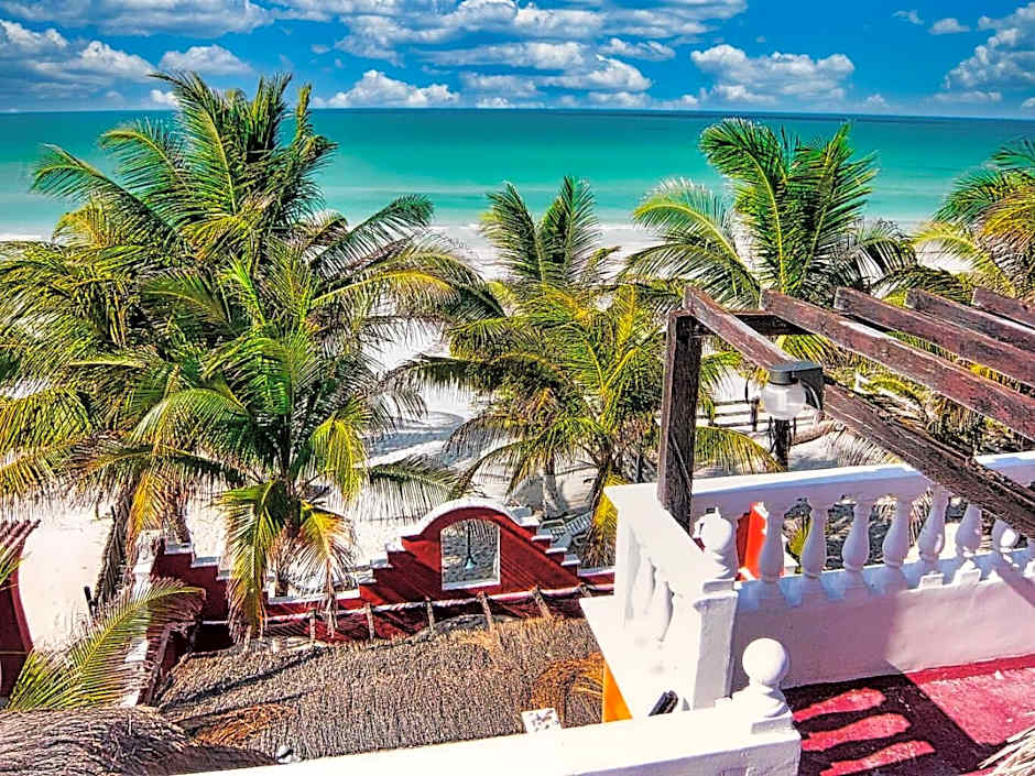 Beachfront Casa Maya Lodge