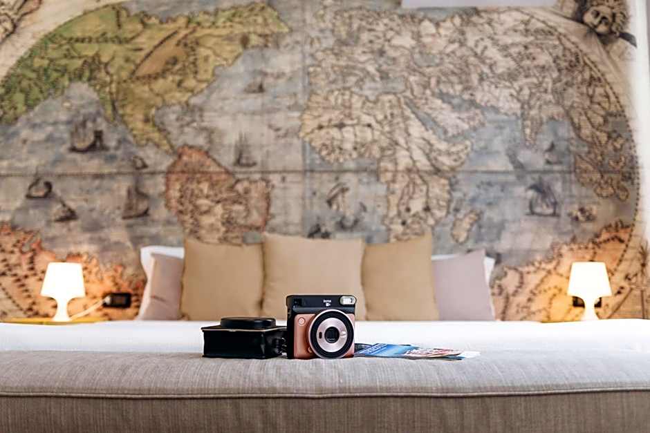 Francis Superior Rooms