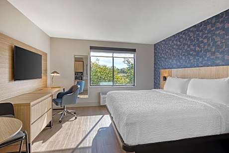 King Room - Non-Smoking