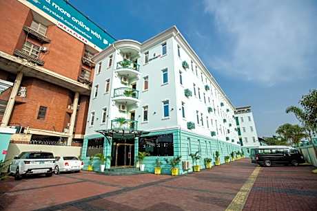 Providha Hotel & Suites