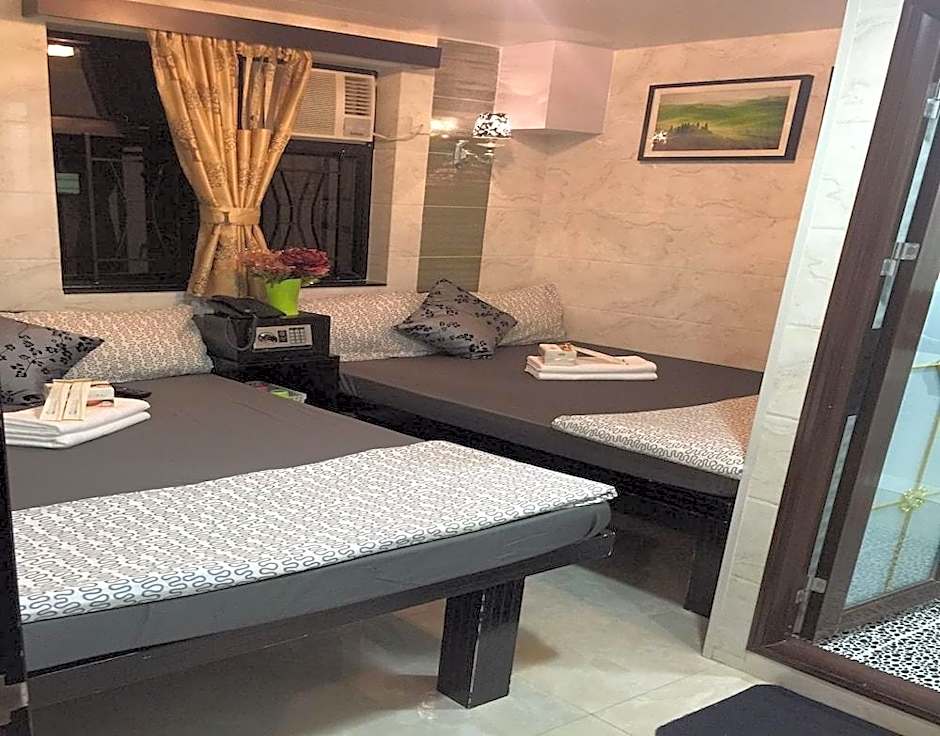 Skylark Hostel