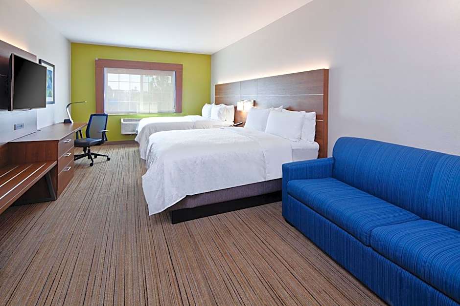 Holiday Inn Express and Suites Tulare By IHG