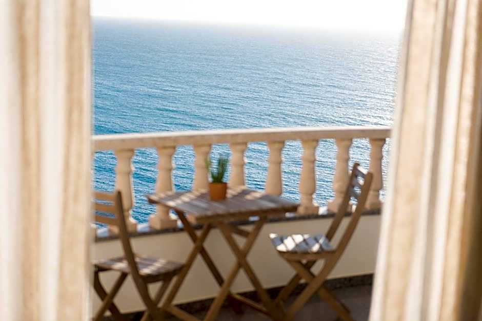 Laneez Ericeira Surf House