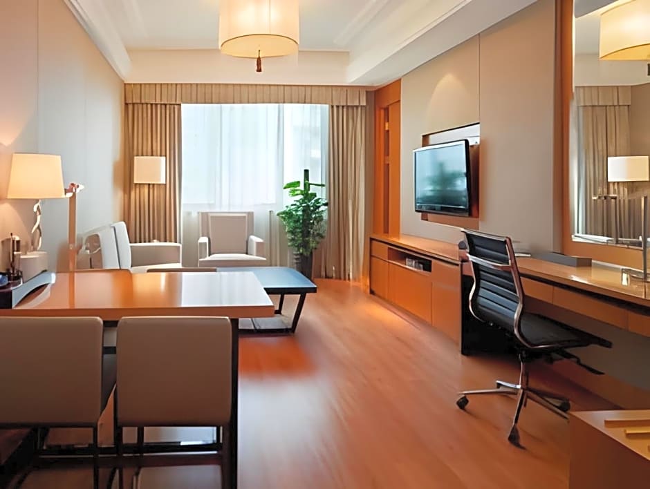 Photo 1 of 1 of Executive 1 King Bed Suite