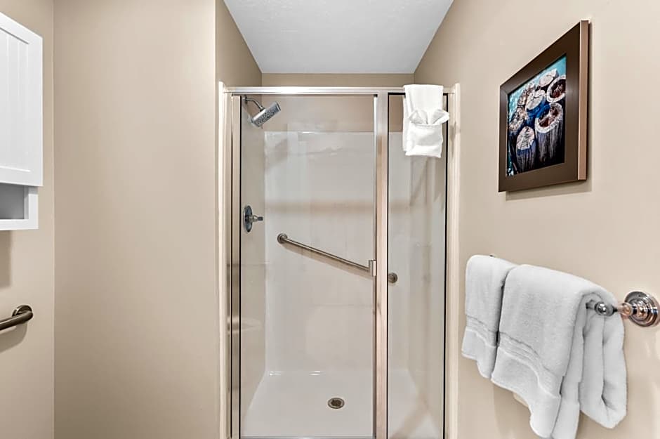 Gold Coast Inn ⁀➷ Breathtaking Sunsets ➠ Standard Lake View Room ➠ 106
