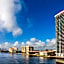Spectacular View wBalcony Pool