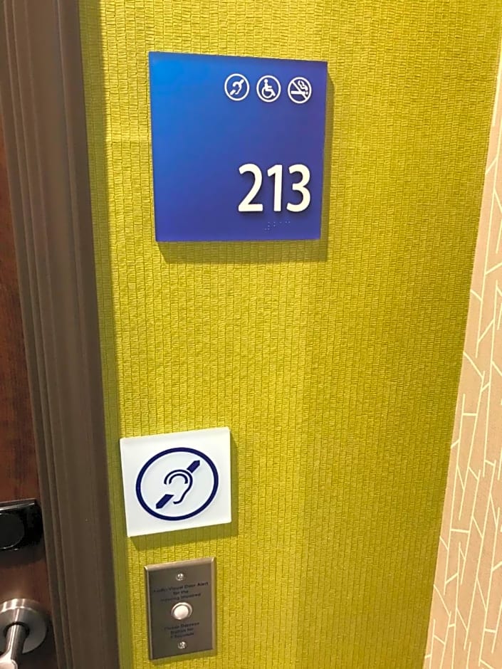 Holiday Inn Express & Suites Pittsburgh - Monroeville By IHG