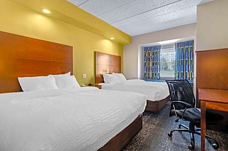Queen Room with Two Queen Beds - Non-Smoking