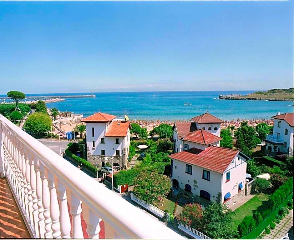 Las Rocas Playa Hotel