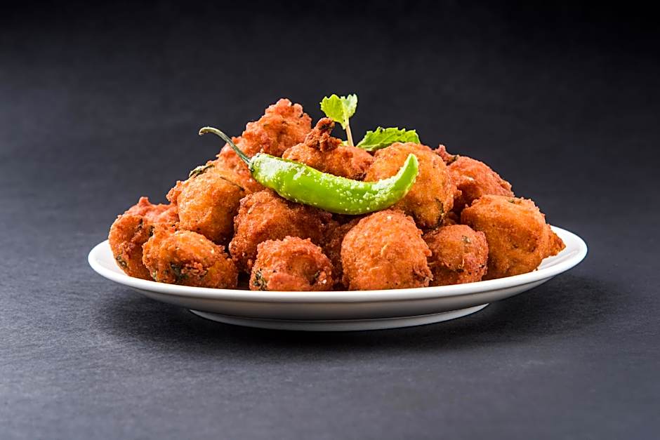 OYO The Signature Hotel Near Iskcon Temple Noida