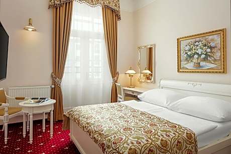 Alqush Downtown Hotel