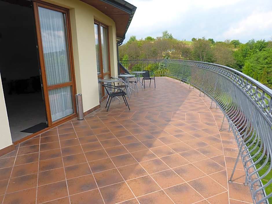 Dom Wycieczkowy PTTK "TURYSTA"