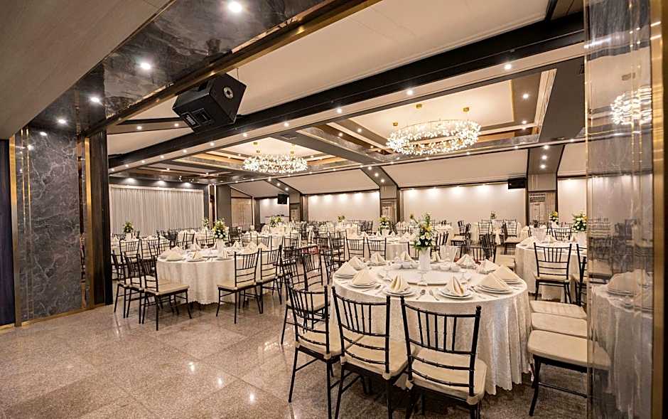 Star Plaza Hotel