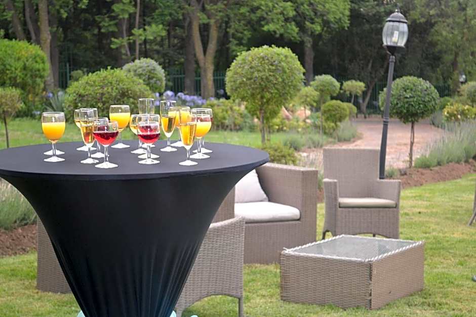 Hoyohoyo Chartwell Lodge