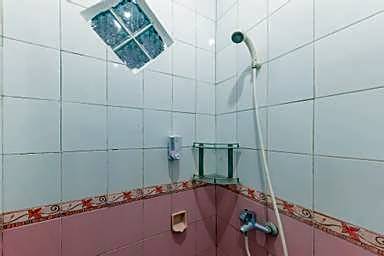 RedDoorz Syariah near Alun Alun Sumedang