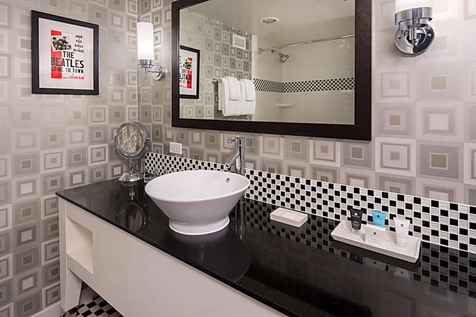 Crowne Plaza Cabana Hotel By IHG